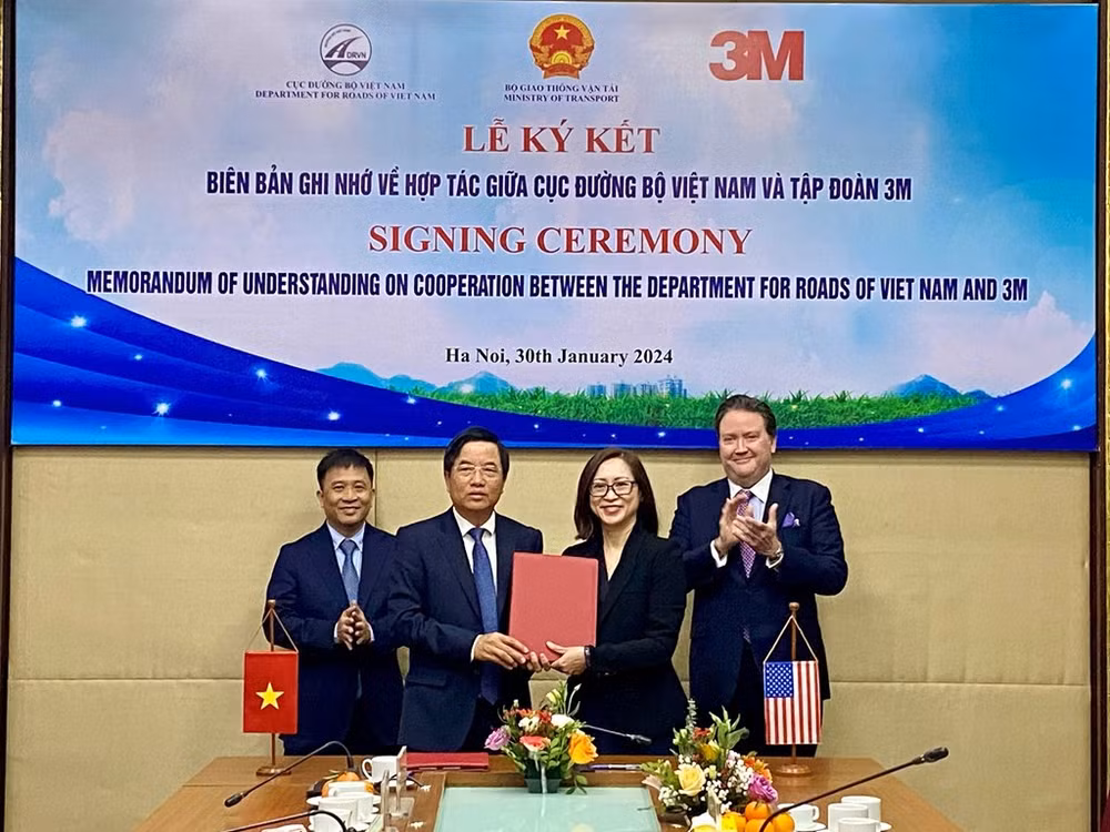 Vietnam colabora con grupo estadounidense para mejorar seguridad vial ảnh 1