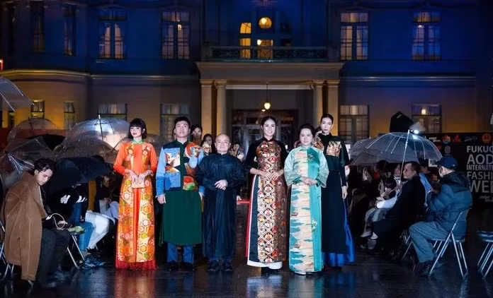  Destacan belleza de Ao Dai de Vietnam en Fukuoka (Japón) ảnh 1