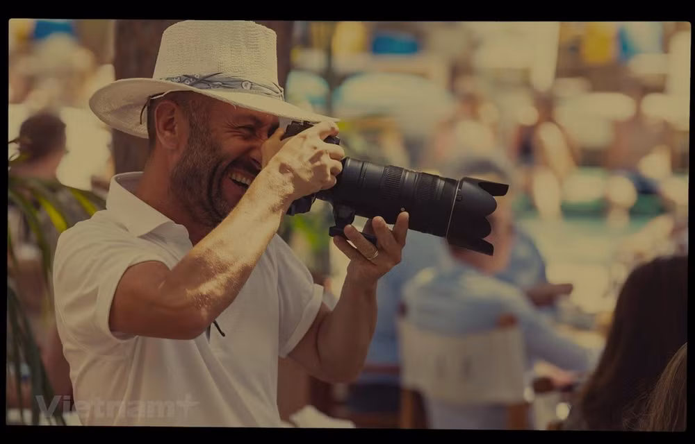 Fotógrafo francés se dedica a archivar belleza de arquitectura antigua de Vietnam ảnh 1