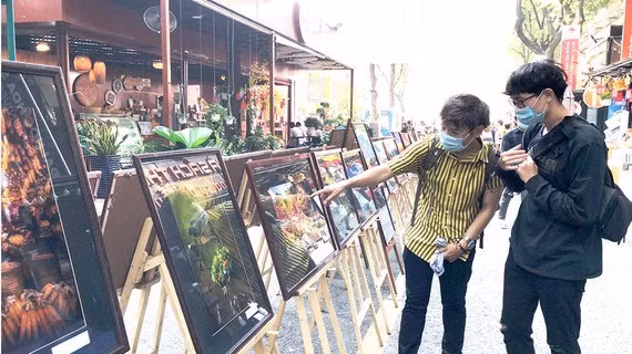 Efectuarán exposición fotográfica con motivo del 91 aniversario de fundación del PCV en Ciudad Ho Chi Minh ảnh 1