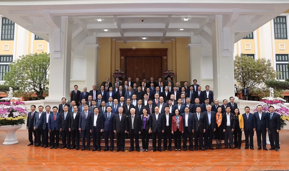 Efectúan reunión con exmiembros del Buró Político del duodécimo mandato ảnh 2