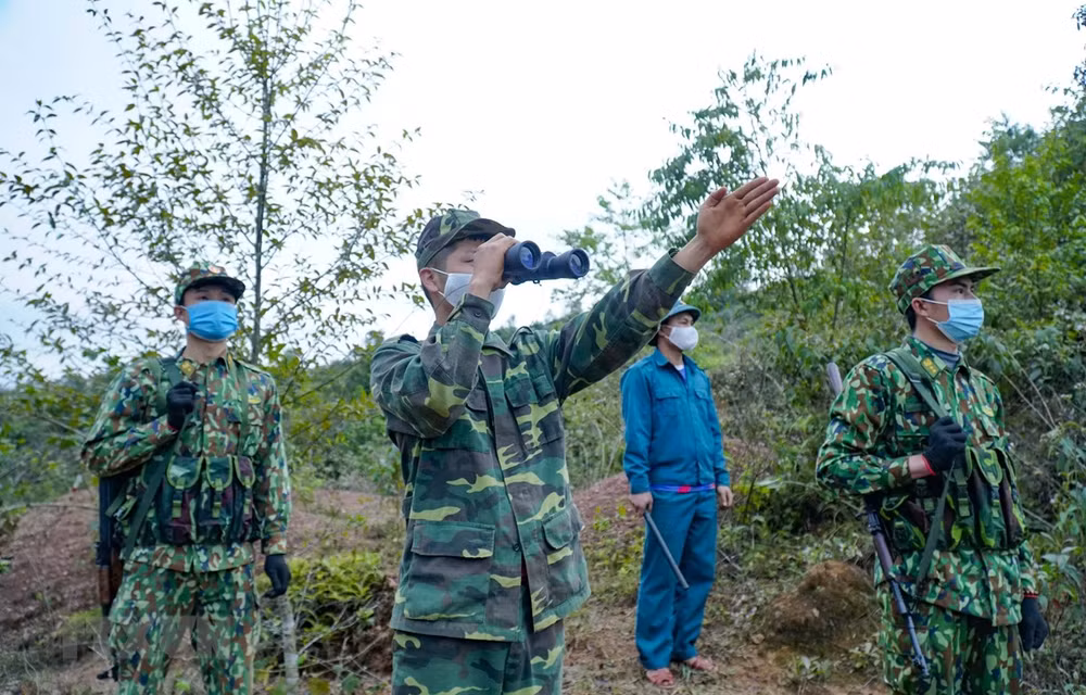 Soldados vietnamitas de guardia fronteriza cumplen deberes de proteger la Patria ảnh 1