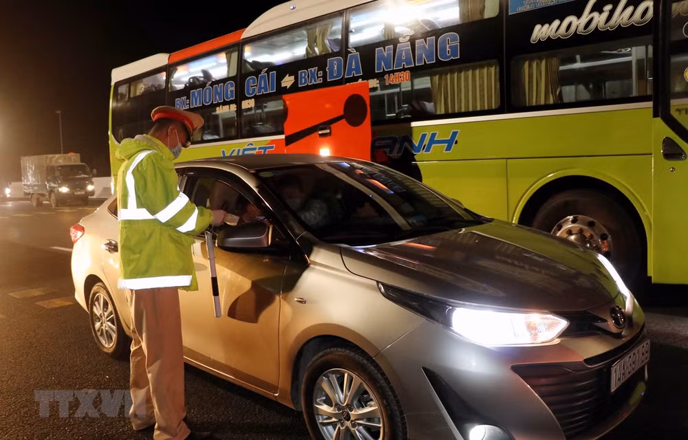 Suspende provincia vietnamita de Quang Ninh negocio de transporte público interprovincial ảnh 1