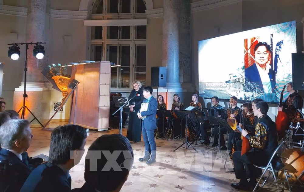 Ciudadano vietnamita recibe prestigioso premio de San Petersburgo ảnh 2