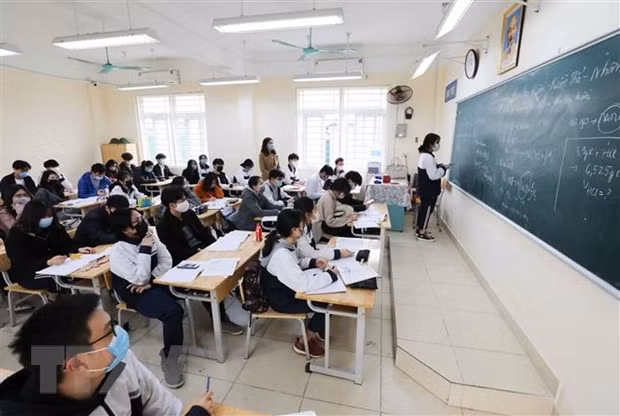 Instan a garantizar seguridad absoluta de maestros y alumnos en Vietnam ante el COVID-19 ảnh 1