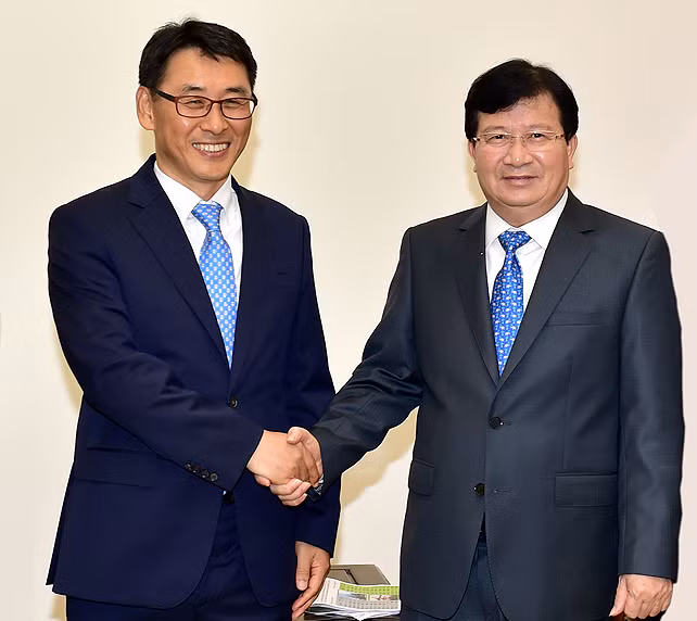 Vicepremier de Vietnam insta a empresas a priorizar protección ambiental ảnh 1