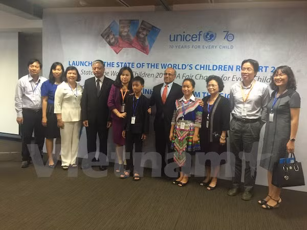 Reducen tasa de pobreza infantil en Vietnam, según informe de UNICEF ảnh 1