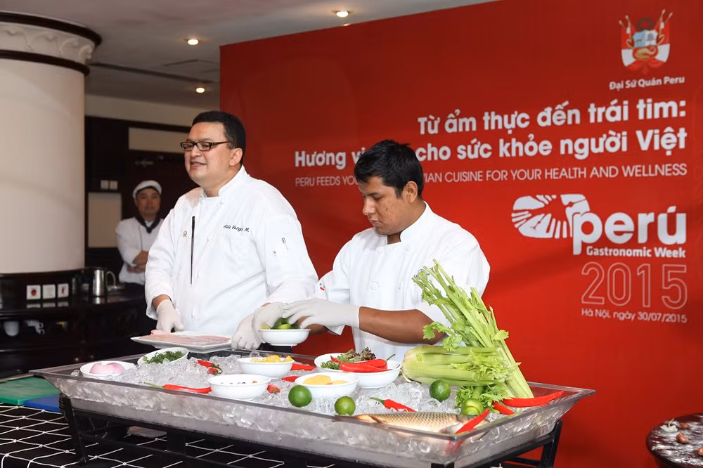 En Hanoi un pequeño mundo de arte culinario peruano ảnh 2