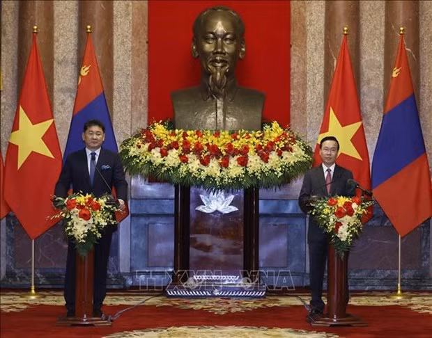 Presidente vietnamita se entrevista con su homólogo mongol ảnh 4