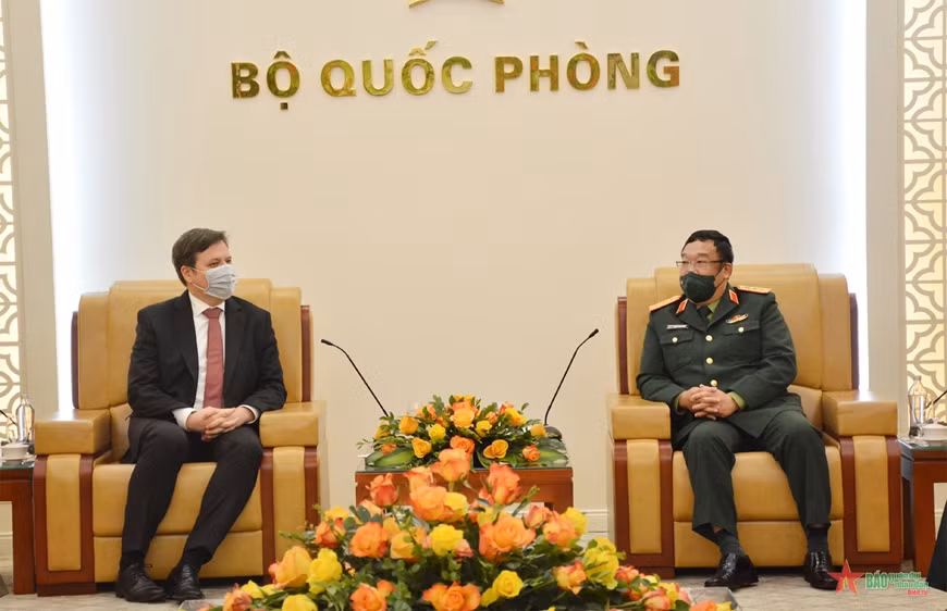 Promueven Vietnam y Polonia cooperación en defensa ảnh 1