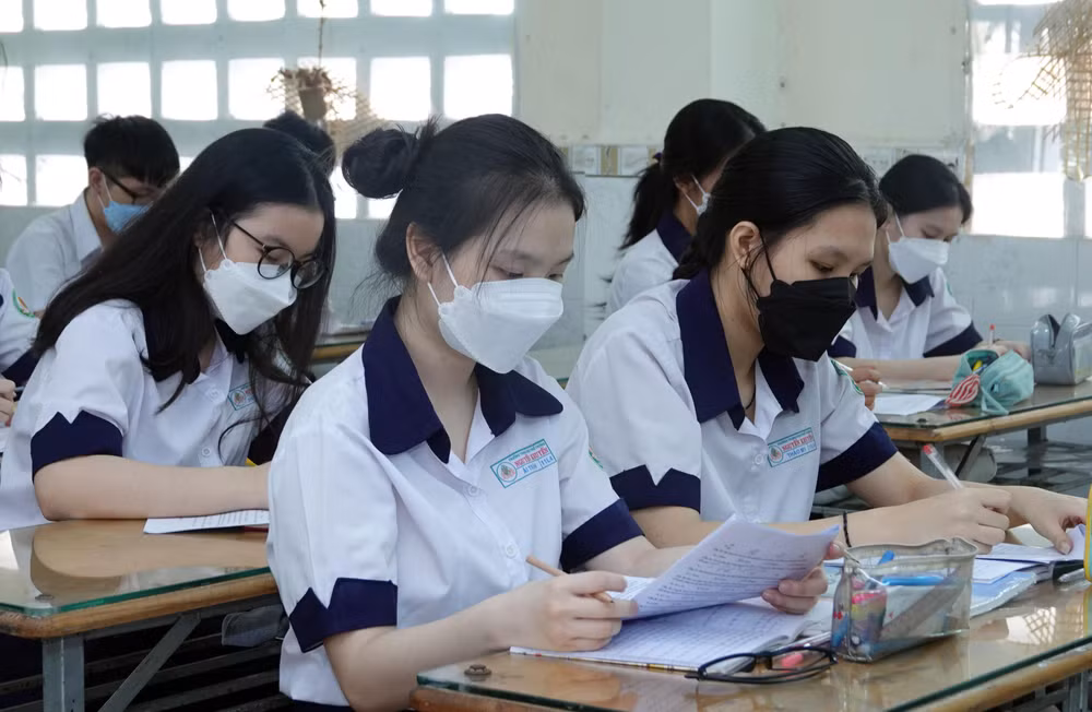 Más alumnos en Ciudad Ho Chi Minh regresan a la escuela ảnh 1