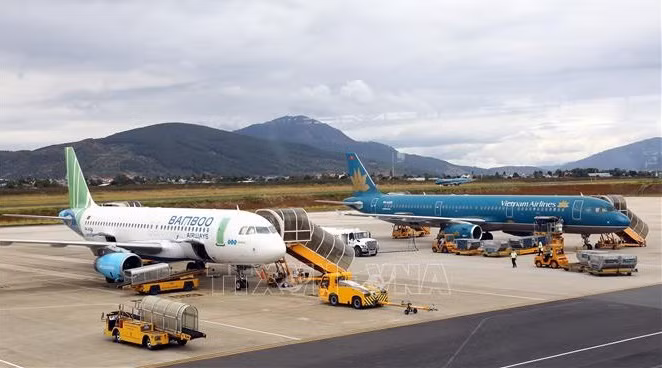 Exigen garantizar seguridad de vuelos operados durante el Tet en Vietnam ảnh 2