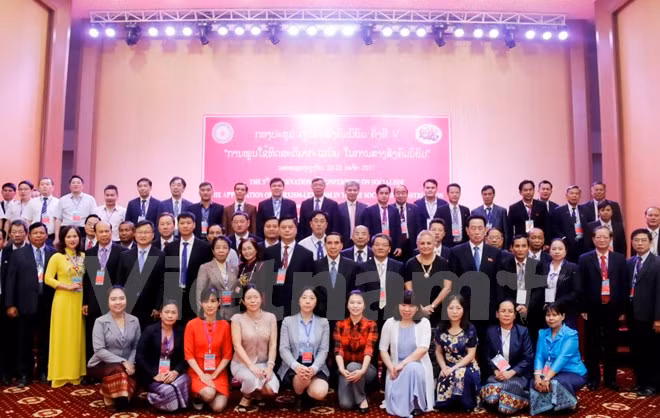 Vietnam participa en seminario internacional sobre socialismo en Laos ảnh 1