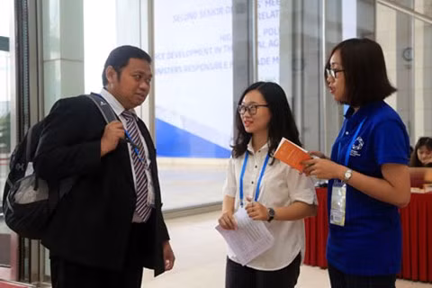 Voluntarios jóvenes de Da Nang trabajan por el éxito de Cumbre del APEC ảnh 1