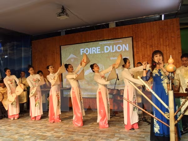 Stand de Vietnam en Feria Internacional Dijon atrae a público francés ảnh 1