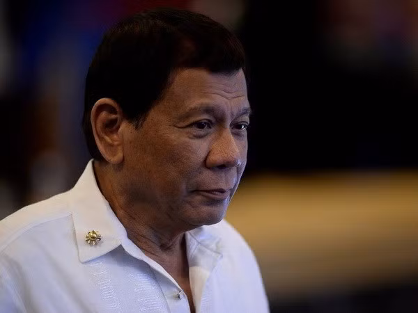Duterte destaca a ASEAN + 3 como base sólida para establecer Comunidad Económica de Asia Oriental ảnh 1