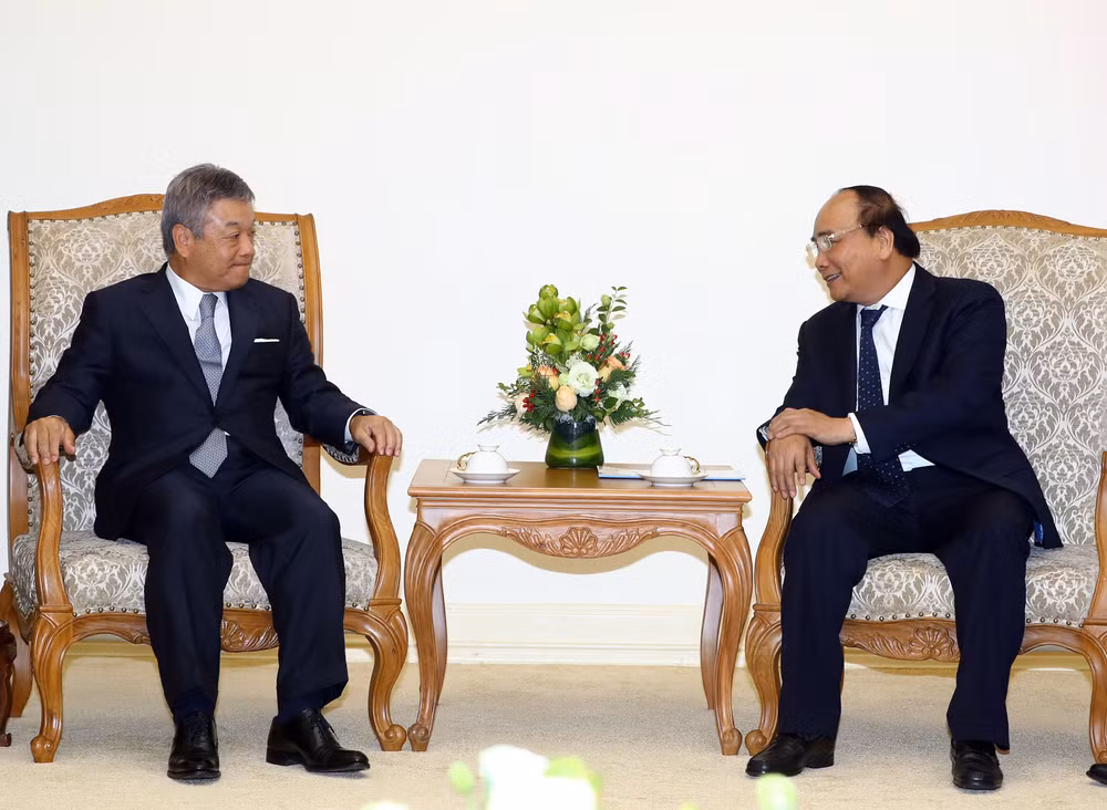 Premier de Vietnam recibe a presidente del grupo japonés Nikkei ảnh 1