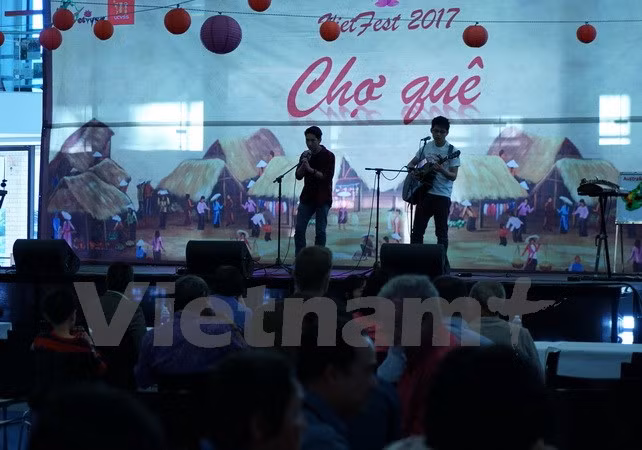 Estudiantes vietnamitas en Australia promueven cultura tradicional a amigos internacionales ảnh 1