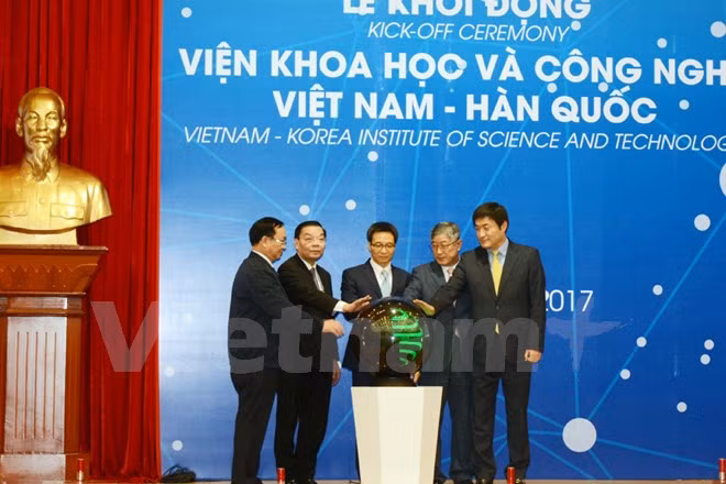 Ponen en operación Instituto de Ciencia y Tecnología Vietnam-Sudcorea ảnh 1
