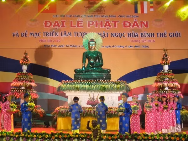 Llaman a comunidad religiosa a fomentar unidad nacional en ocasión de Vesak ảnh 1