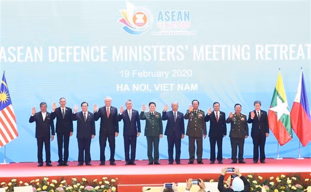 Emiten Declaración Conjunta de ministros de Defensa de ASEAN sobre cooperación contra COVID-19 ảnh 1