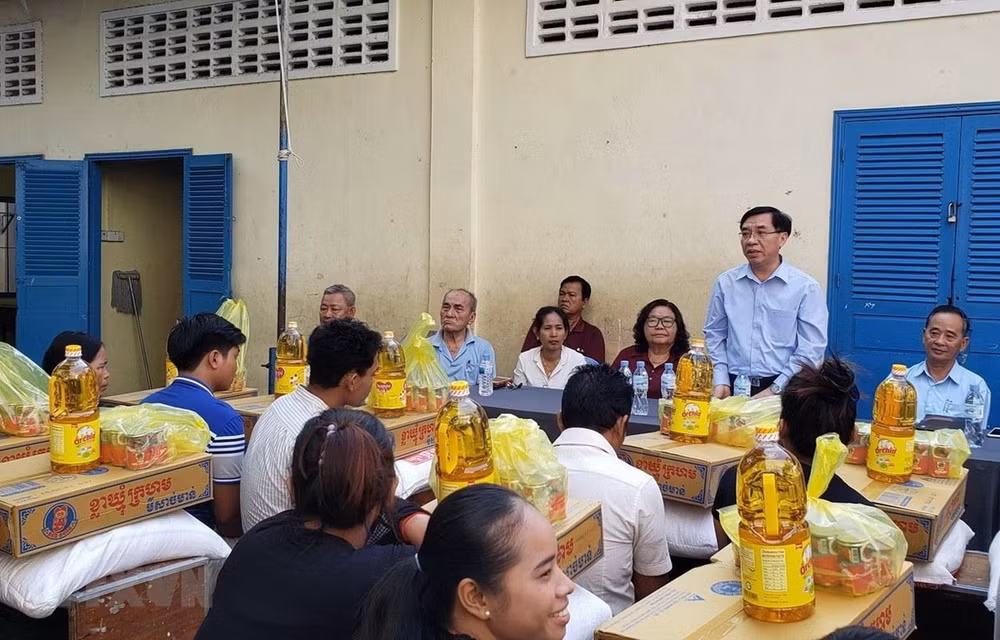 Ofrece Vietnam asistencia a connacionales afectados por incendio en Camboya ảnh 1