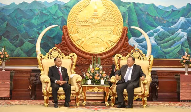 Máximo dirigente de Laos inicia visita estatal a Camboya ảnh 1