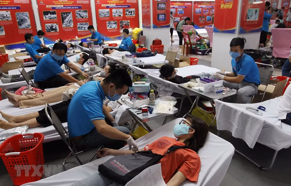 COVID-19: Jóvenes en Ciudad Ho Chi Minh realizan campaña de donación de sangre ảnh 1