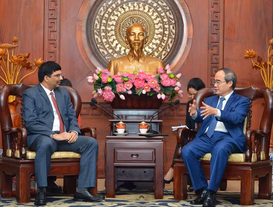 Ciudad Ho Chi Minh promete ofrecer condiciones favorables a inversores ảnh 1