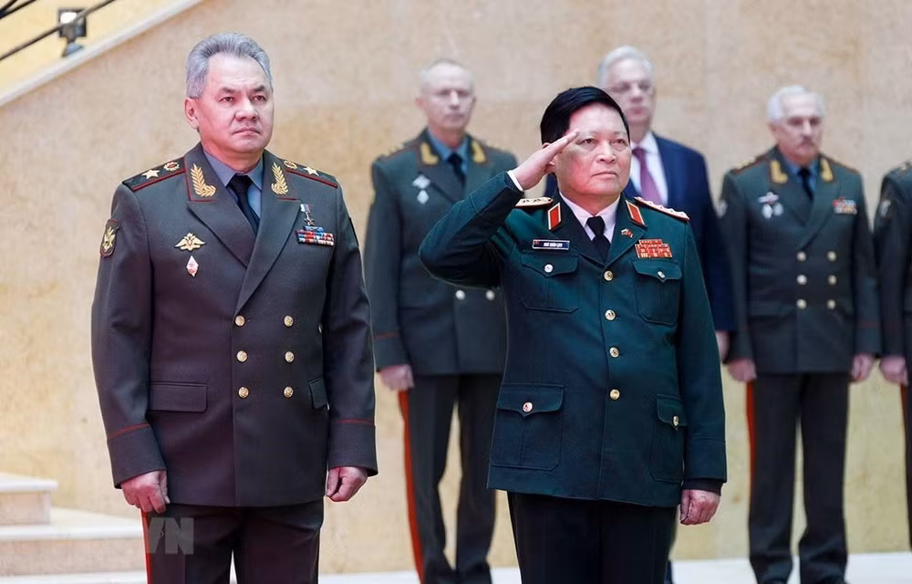Rusia resalta prioridad de nexos con Vietnam en materia de defensa ảnh 1