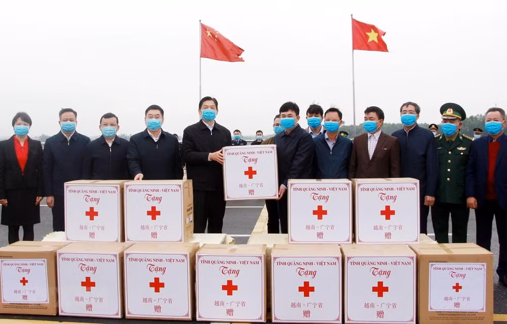 Provincia vietnamita apoya a su similar china en lucha contra COVID-19 ảnh 1
