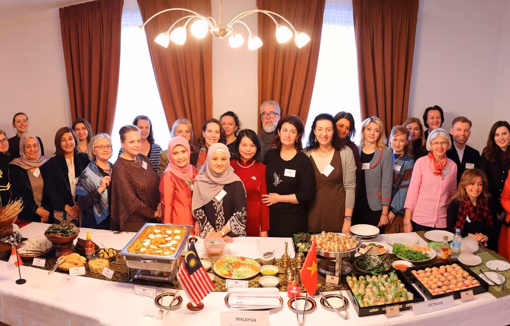 Divulgan en Ucrania cultura y gastronomía de la ASEAN ảnh 1