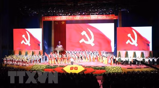 Continúa Partido Comunista de Vietnam recibiendo felicitaciones por 90 aniversario de su fundación ảnh 1