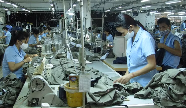 Respaldan a trabajadores afectados por COVID-19 en Ciudad Ho Chi Minh ảnh 1