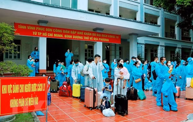 Provincia vietnamita de Vinh Phuc flexibiliza medidas antipandémicas en nueva normalidad ảnh 1