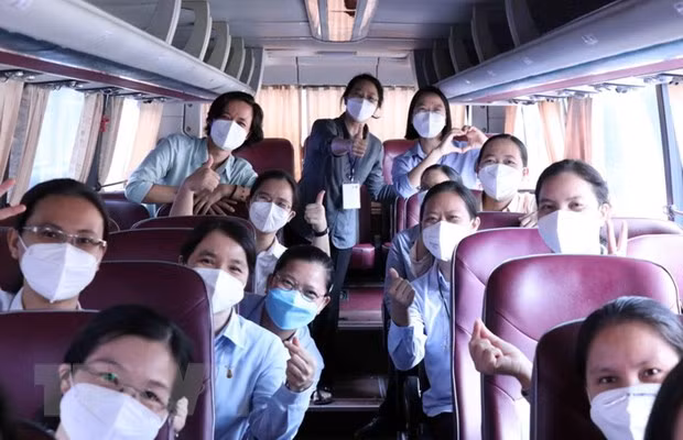 Ciudad Ho Chi Minh honra a voluntarios religiosos en lucha contra el COVID-19 ảnh 2