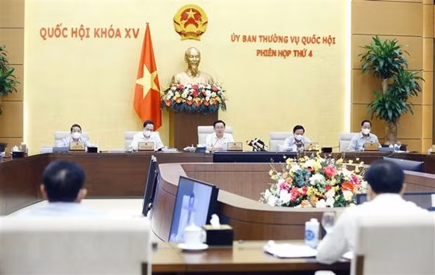 Comité Permanente del Parlamento vietnamita debate uso del terreno nacional ảnh 1