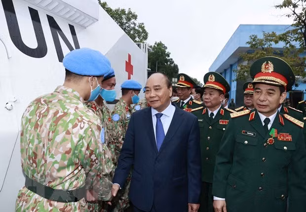 Presidente de Vietnam enaltece colectivos e individuos con logros sobresalientes en actividades de la ONU ảnh 2