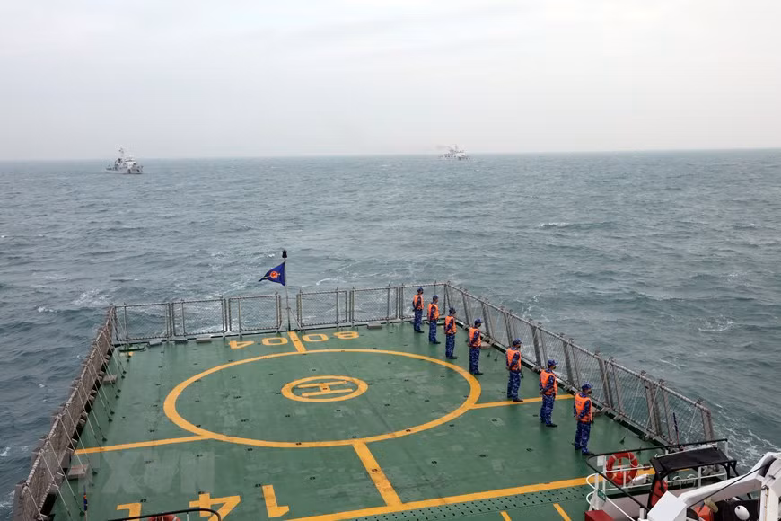 Concluyen patrulla conjunta entre guardias costeras de Vietnam y China ảnh 3