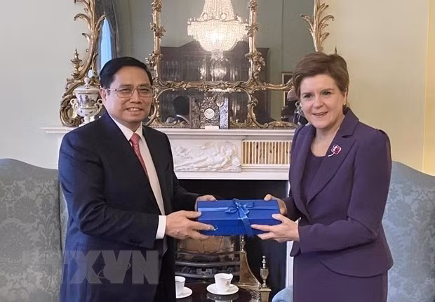 Primer ministro de Vietnam aboga por promover cooperación con Escocia en energías renovables ảnh 1