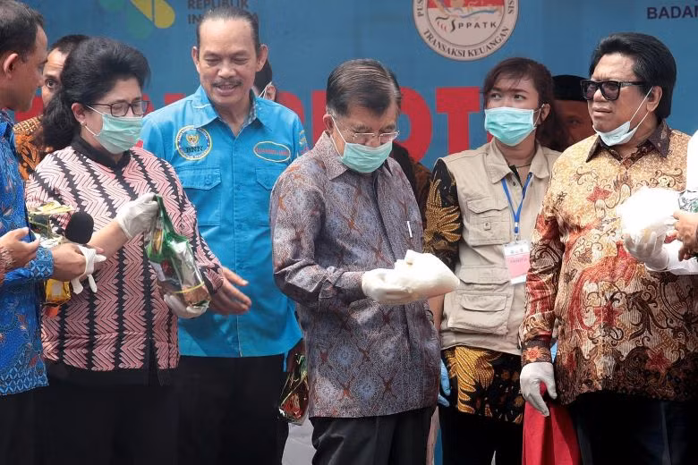 Indonesia destruye más de dos toneladas de metanfetamina de cristal ảnh 1