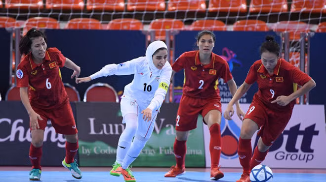 Vietnam eliminado del Campeonato Asiático de Fútsal tras caer ante Irán ảnh 1