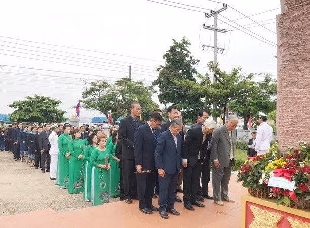 Destacan en Laos ejemplo moral del Presidente Ho Chi Minh ảnh 1