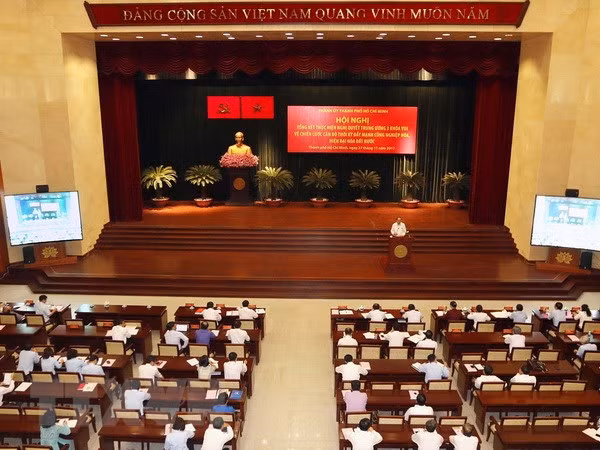Estrategia para formación de funcionarios posee alto significado para el desarrollo de Vietnam ảnh 1