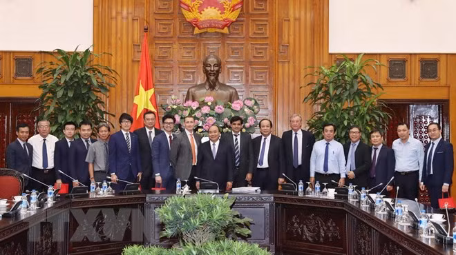 Premier de Vietnam recibe inversionistas interesados en proyecto de energía de Bac Lieu ảnh 1