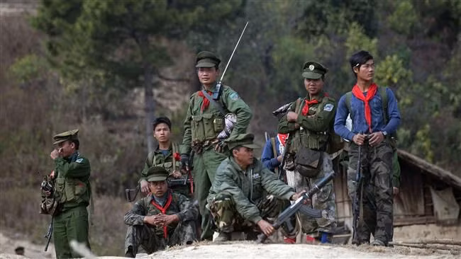 Grupos armados en Myanmar comprometidos con negociaciones de paz ảnh 1