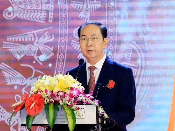 Cuidar a personas con contribuciones revolucionarias es una tarea permanente, afirma Presidente de Vietnam ảnh 1