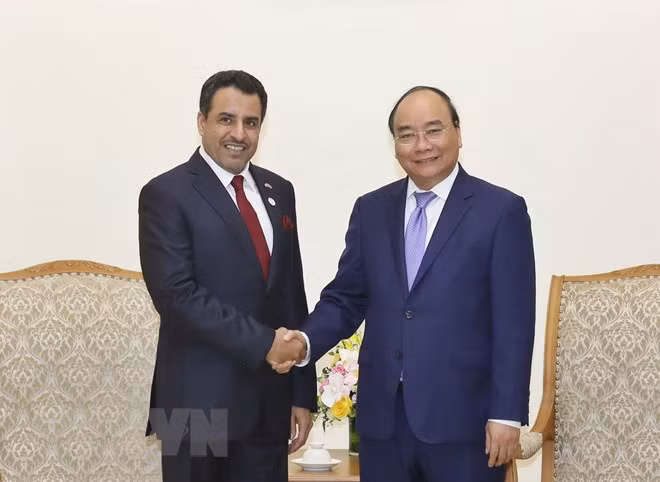 Premier de Vietnam reitera deseo de impulsar colaboración con Emiratos Árabes Unidos ảnh 1