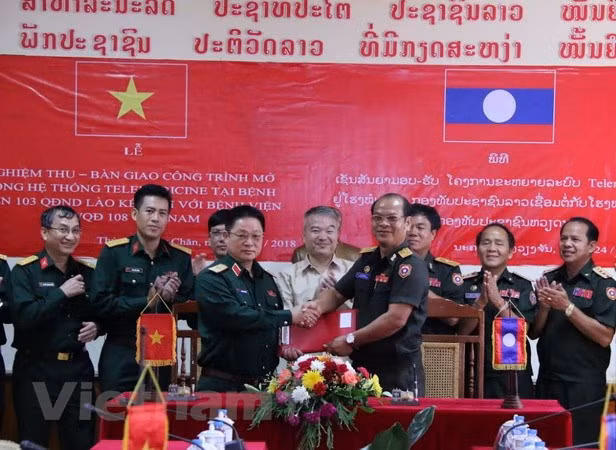 Hospital militar de Vietnam trasfiere sistema de telemedicina a similar laosiano ảnh 1