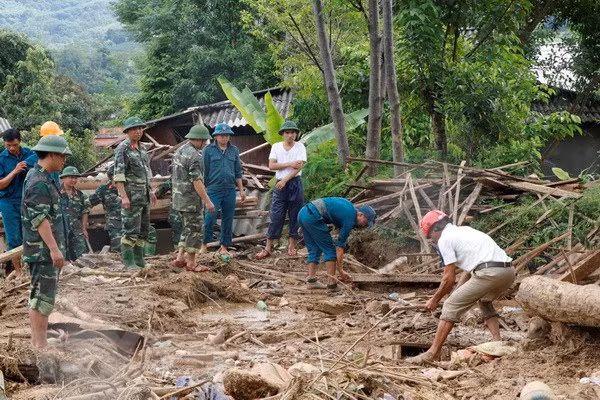 Al menos 11 muertos por inundaciones en provincia norvietnamita ảnh 1